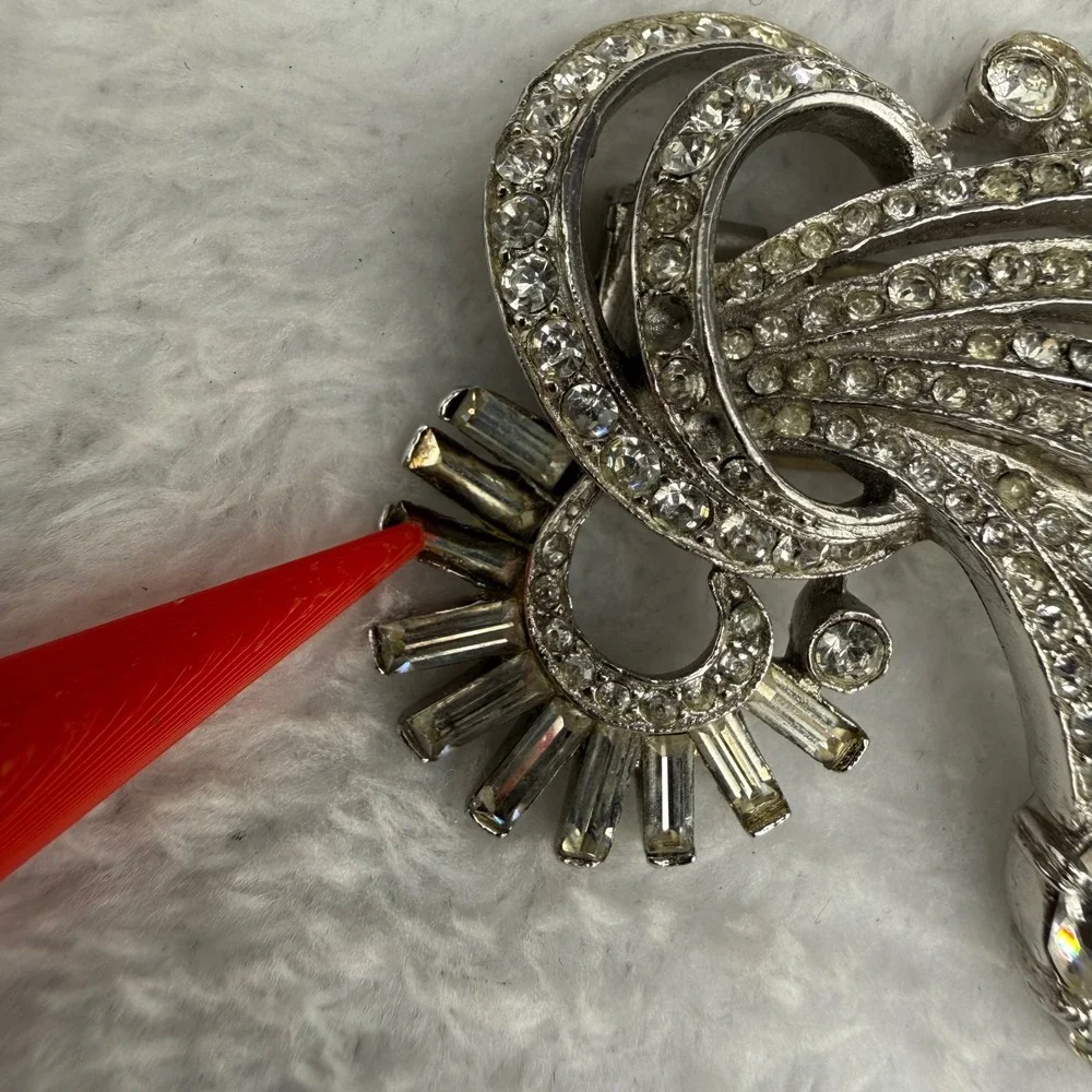 Vintage Rhinestone Fur Clip Silver Tone Spray Comet